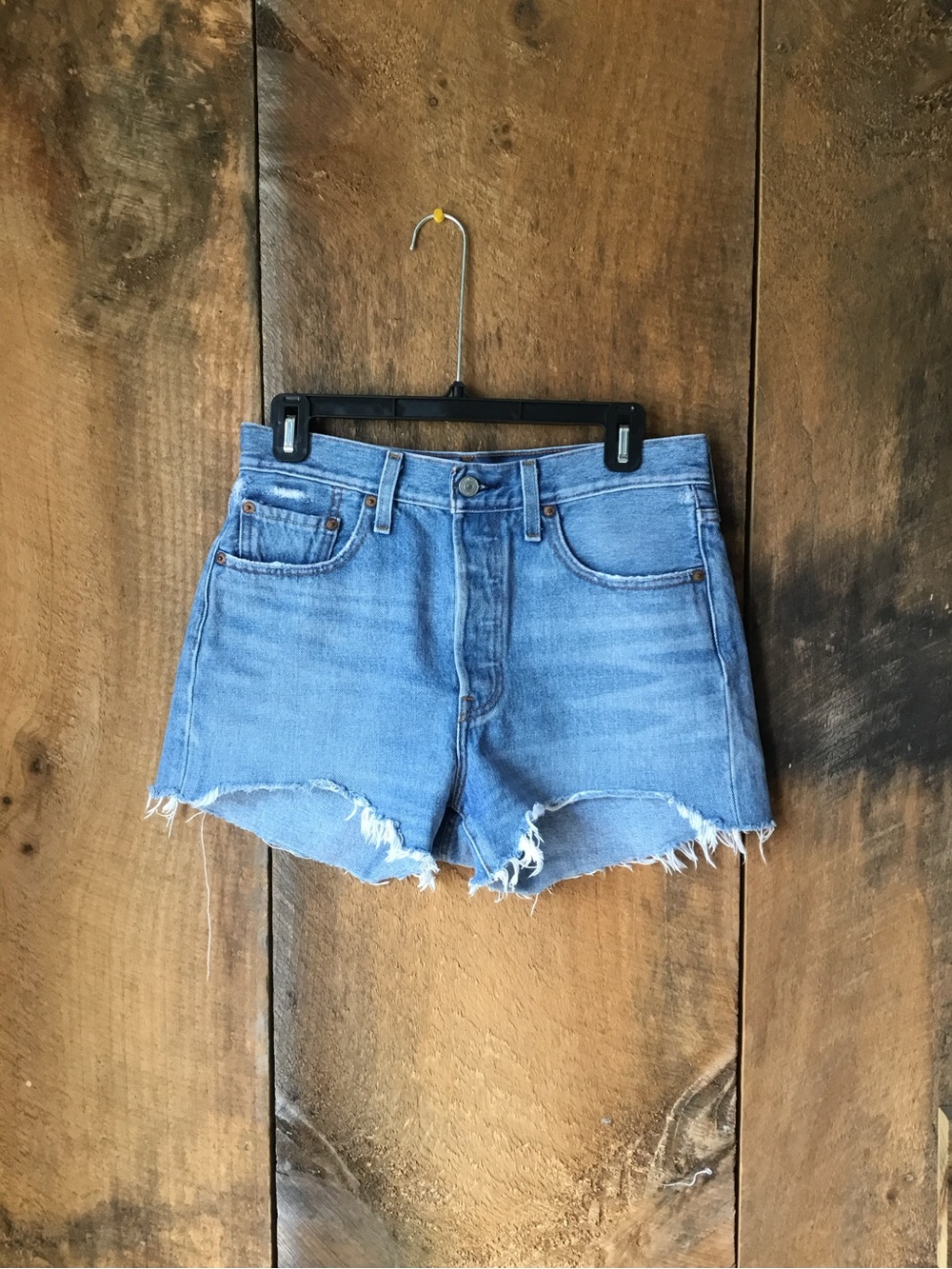 Levi’s Distressed Denim Shorts - Light Blue